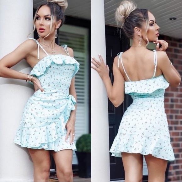 Dresses & Skirts - LAST 1! Floral Sleeveless Shirred Mini Wrap Dress